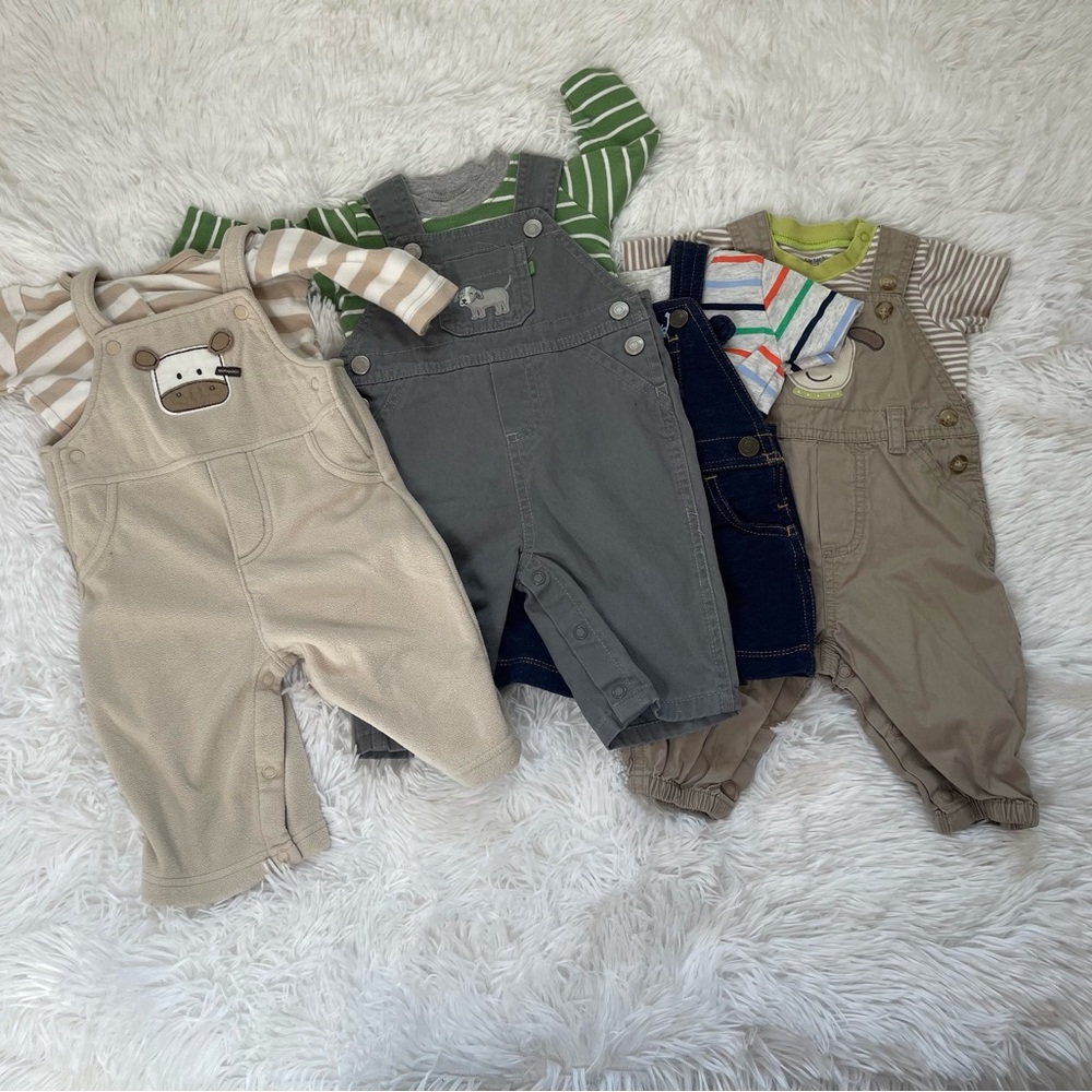 Carter's Matching Sets in Beige, Gray, and Navy Blue Size 3m